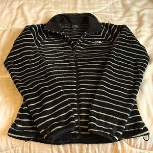 The North Face Woman’s Black & White Fleese zip up jacket XS like new condition